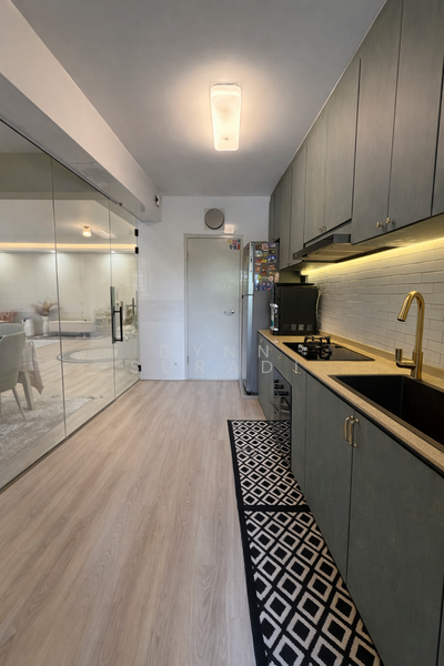 464A Bukit Batok West Avenue 8 HDB Flat For Sale at S$ 790,000 | PropertyGuru Singapore - Kitchen