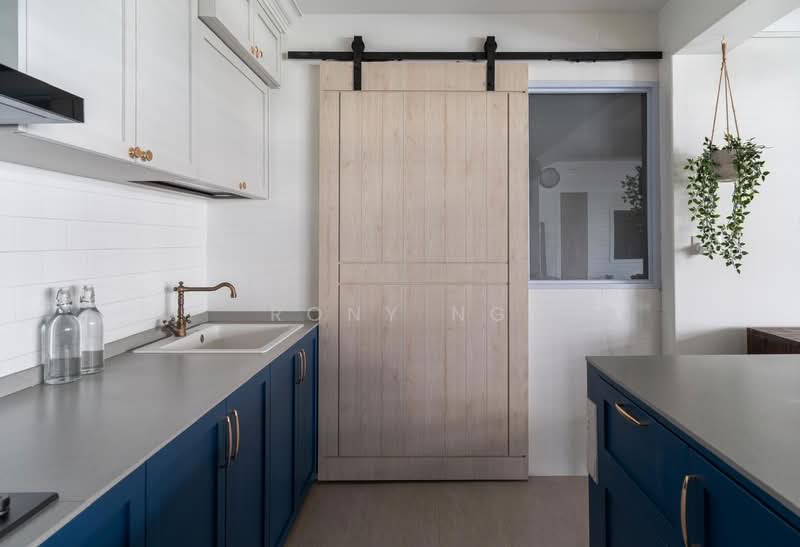 876C Tampines Avenue 8 HDB Flat For Sale at S$ 938,000 | PropertyGuru Singapore - Kitchen