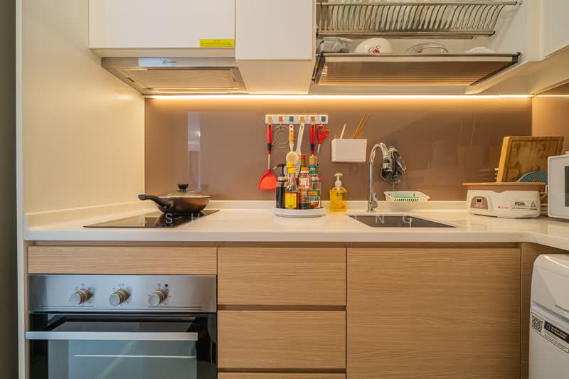 Treasure at Tampines Condominium For Sale at S$ 1,250,000 | PropertyGuru Singapore - Kitchen