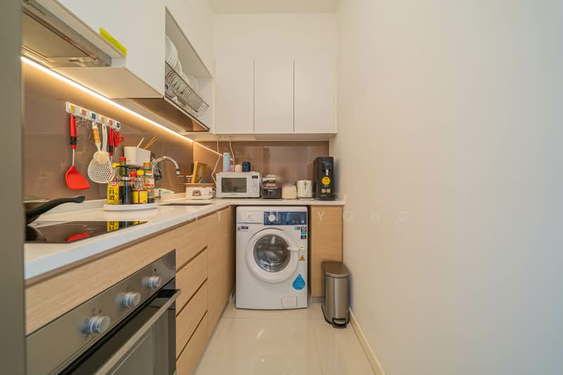 Treasure at Tampines Condominium For Sale at S$ 1,250,000 | PropertyGuru Singapore - Kitchen