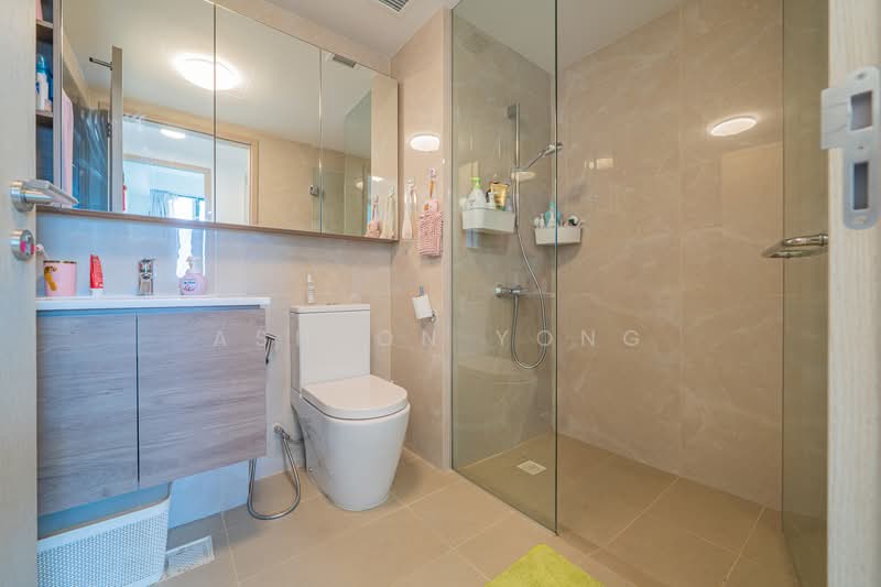 Treasure at Tampines Condominium For Sale at S$ 1,250,000 | PropertyGuru Singapore - Bathroom
