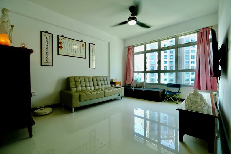 187A Fengshan GreenVille, 187A Bedok North Street 4, 3 Bedrooms, 1,001 sqft, HDB Flat For Sale, by Rony Ng, 500077386 - Living Room - PropertyGuru.com.sg