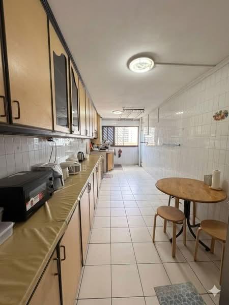 426 Pasir Ris Drive 6 HDB Flat For Sale at S$ 670,000 | PropertyGuru Singapore - Kitchen