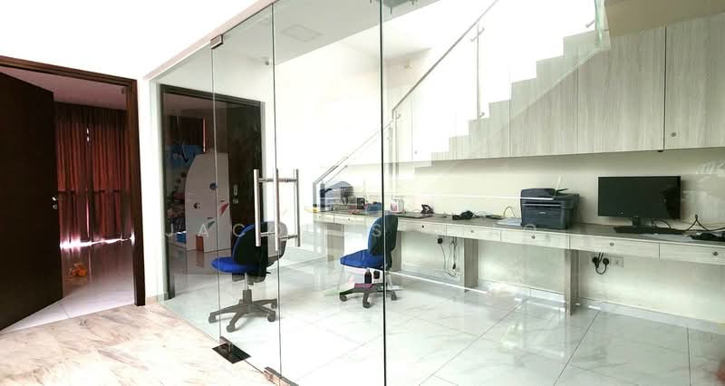 Newly Renovated 3.5 Stories Terrace Terraced House For Sale at S$ 6,500,000 | PropertyGuru Singapore - Study