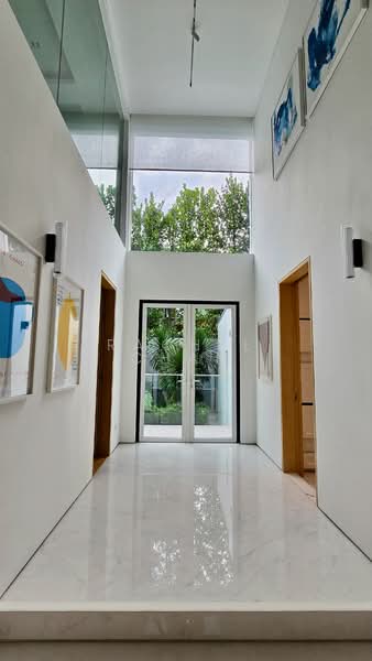 Move-In Ready Detached Home On Squarish Plot Detached House For Sale at S$ 22,000,000 | PropertyGuru Singapore - Interior