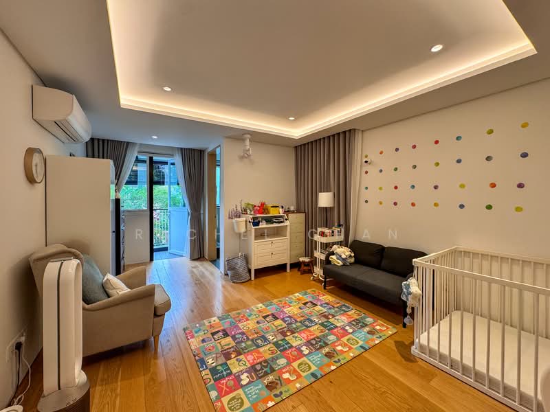 Move-In Ready Detached Home On Squarish Plot, , 6 Bedrooms, 7,260 sqft, Detached House For Sale, by Rachel Chan, 500077416 - Living Room - PropertyGuru.com.sg