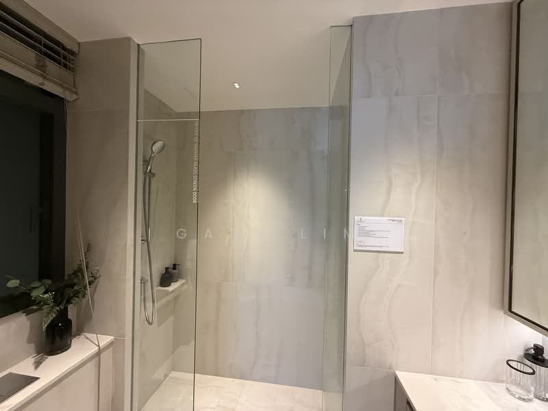 The Continuum Condominium For Sale at S$ 2,880,000 | PropertyGuru Singapore - Bathroom