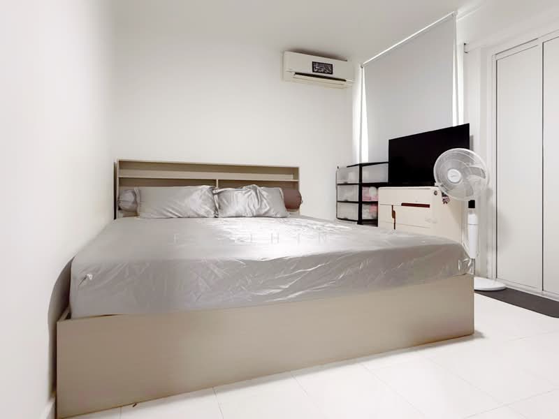 103 Gangsa Road HDB Flat For Sale at S$ 390,000 | PropertyGuru Singapore - Bedroom
