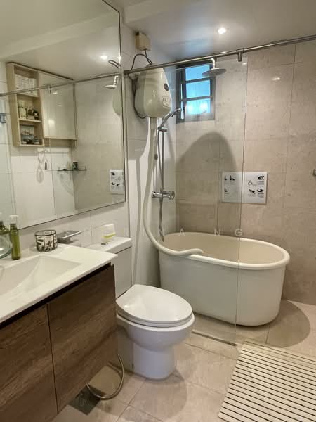 Waterfront Waves Condominium For Sale at S$ 1,650,000 | PropertyGuru Singapore - Bathroom