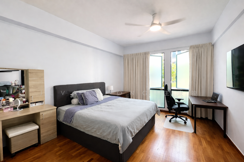 FIRE SALE | Freehold Ground Floor Unit, Large Floor Plate in Upp Bukit Timah | Motivated Seller Condominium For Sale at S$ 2,080,000 | PropertyGuru Singapore - Master Bedroom