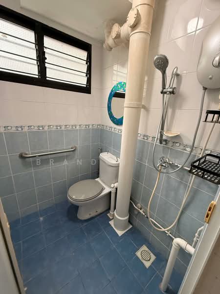 706 Yishun Avenue 5, 706 Yishun Avenue 5, 2 Bedrooms, 732 sqft, HDB Flat For Rent, by Brandon Loh, 500077442 - Bathroom - PropertyGuru.com.sg