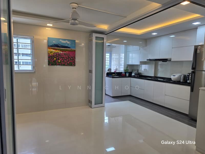 403 Pandan Gardens HDB Flat For Sale at S$ 588,888 | PropertyGuru Singapore - Kitchen