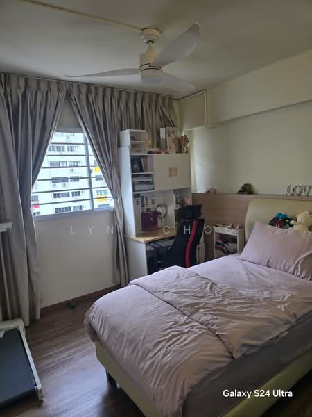 403 Pandan Gardens HDB Flat For Sale at S$ 588,888 | PropertyGuru Singapore - Bedroom