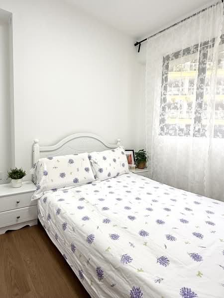 464B Clementi Avenue 1 HDB Flat For Sale at S$ 760,000 | PropertyGuru Singapore - Bedroom