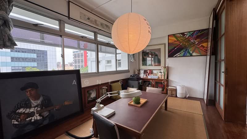 659 Jalan Tenaga HDB Flat For Sale at S$ 880,000 | PropertyGuru Singapore - Living Room/Study/Bedroom Area