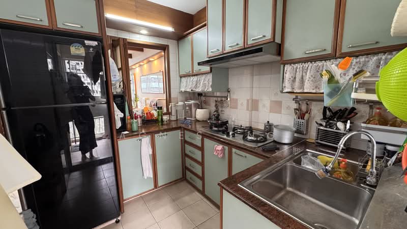 659 Jalan Tenaga HDB Flat For Sale at S$ 880,000 | PropertyGuru Singapore - Kitchen