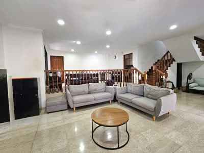 For Sale - ⭐️⭐️LANDED7772@ 6+1 Rooms Spacious Freehold Semi D Park 3 Cars | Near Kembangan