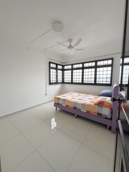 353 Ang Mo Kio Street 32 HDB Flat For Sale at S$ 1,000,000 | PropertyGuru Singapore - Bedroom