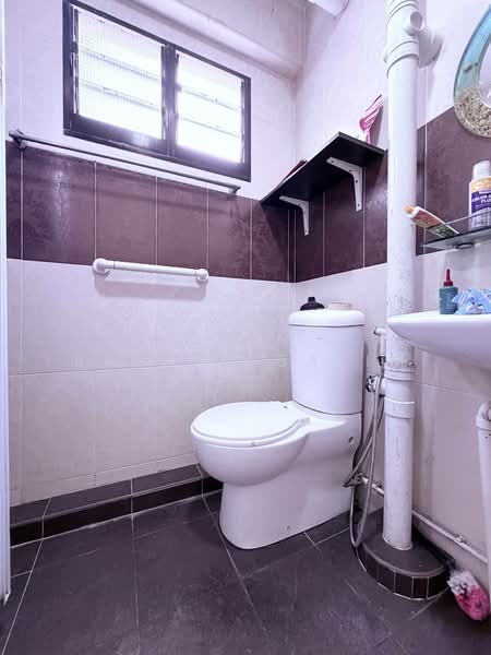 208 Petir Road, 208 Petir Road, Room Rental, 150 sqft, HDB Flat For Rent, by Rashid Salim, 500077498 - Bathroom - PropertyGuru.com.sg