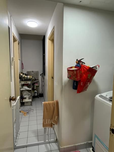 Nouvelle Park, 131 Poh Huat Road West, 3 Bedrooms, 1,300 sqft, Condominium For Rent, by Pauline Lee, 500077526 - Corridor - PropertyGuru.com.sg