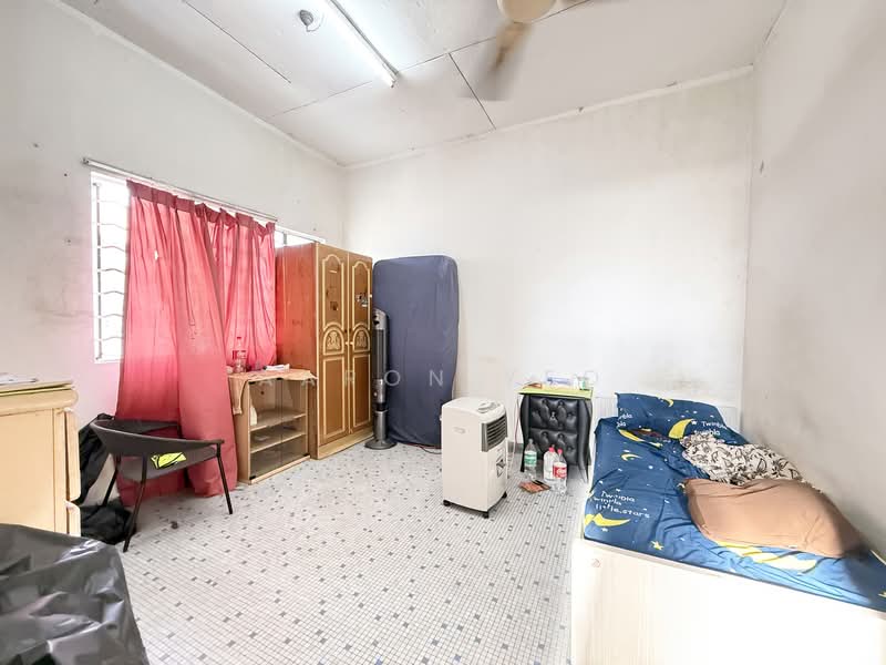 C.H.E.A.P D17 2 Storey Semi-D for Worker Company Lease, Jalan Pernama, 5 Bedrooms, 1,800 sqft, Semi-Detached House For Rent, by Aaron Yeo, 500077535 - Bedroom - PropertyGuru.com.sg