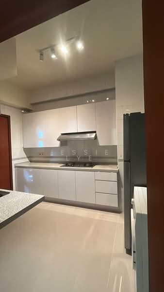 Parc Oasis Condominium For Sale at S$ 1,600,000 | PropertyGuru Singapore - Kitchen