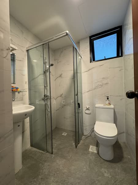 Montrosa, 132 Hillview Avenue, 3 Bedrooms, 1,184 sqft, Condominium For Sale, by Graace Goh, 500077588 - Bathroom - PropertyGuru.com.sg
