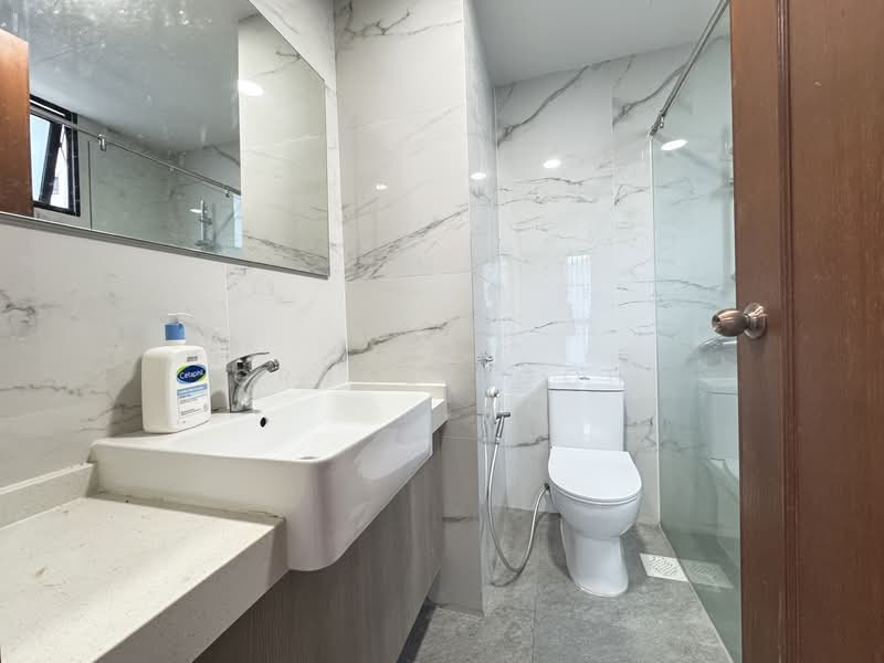 Montrosa, 132 Hillview Avenue, 3 Bedrooms, 1,184 sqft, Condominium For Sale, by Graace Goh, 500077588 - Bathroom - PropertyGuru.com.sg