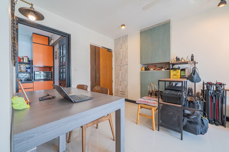 670A Edgefield Plains HDB Flat For Sale at S$ 588,000 | PropertyGuru Singapore - Kitchen