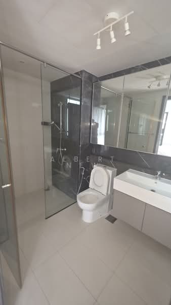 Q Bay Residences, 1 Tampines Street 86, 1 Bedroom, 527 sqft, Condominium For Rent, by Albert New, 500077596 - Bathroom - PropertyGuru.com.sg
