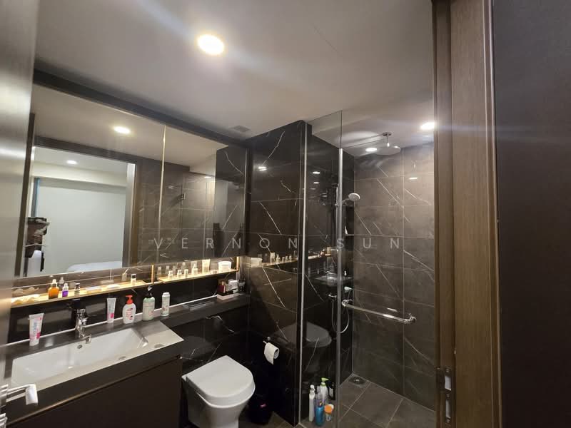 The Florence Residences, 85 Hougang Avenue 2, 2 Bedrooms, 667 sqft, Condominium For Rent, by Vernon Sun, 500077599 - Bathroom - PropertyGuru.com.sg