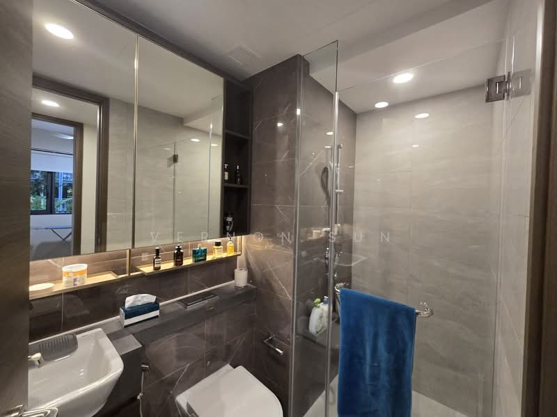 The Florence Residences, 85 Hougang Avenue 2, 2 Bedrooms, 667 sqft, Condominium For Rent, by Vernon Sun, 500077599 - Bathroom - PropertyGuru.com.sg