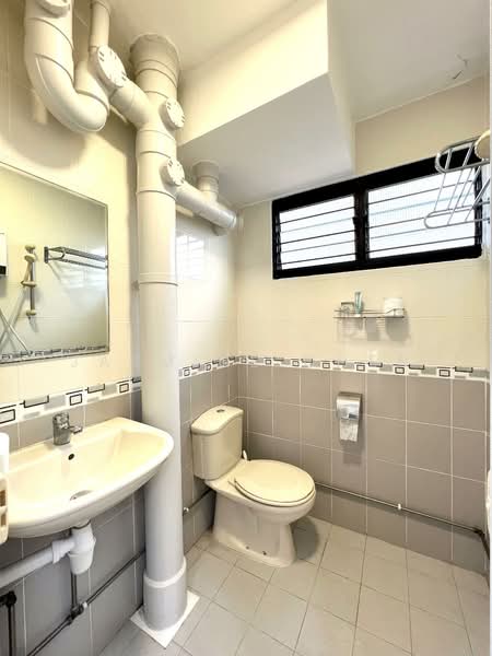 34 Cassia Crescent, 34 Cassia Crescent, 3 Bedrooms, 1,001 sqft, HDB Flat For Rent, by Jasmine Chen, 500077602 - Bathroom - PropertyGuru.com.sg