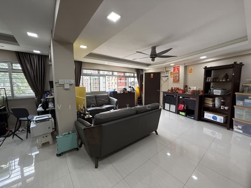 467 Hougang Avenue 8 HDB Flat For Sale at S$ 880,000 | PropertyGuru Singapore - Living Room