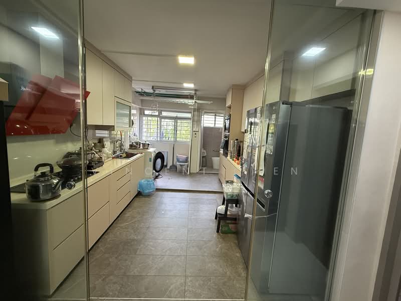 467 Hougang Avenue 8 HDB Flat For Sale at S$ 880,000 | PropertyGuru Singapore - Kitchen