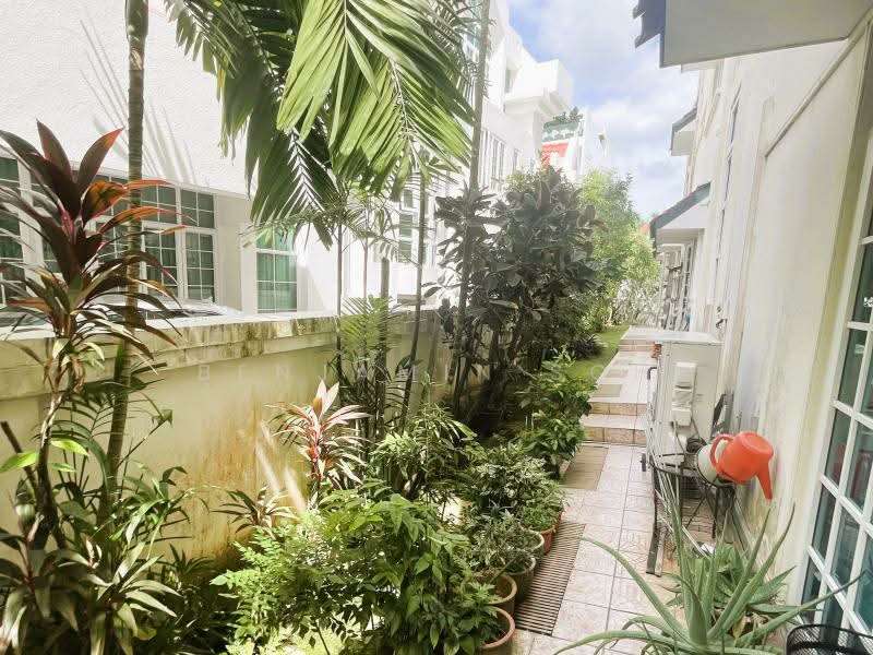 REALISTICALLY PRICED BUNGALOW SIZED SEMI-D Semi-Detached House For Sale at S$ 6,800,000 | PropertyGuru Singapore - Exterior