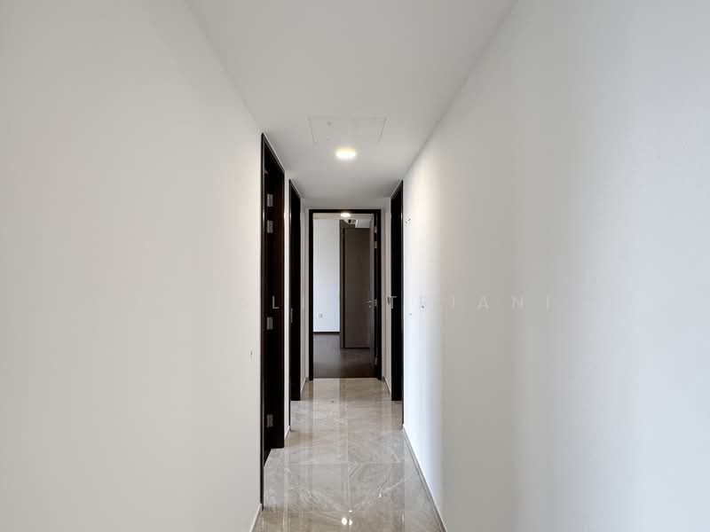 Tembusu Grand, , 3 Bedrooms, 990 sqft, Condominium For Rent, by Natalia Triani, 500077642 - Corridor - PropertyGuru.com.sg