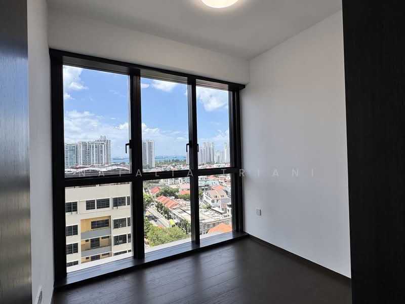 Tembusu Grand, , 3 Bedrooms, 990 sqft, Condominium For Rent, by Natalia Triani, 500077642 - Master BR - PropertyGuru.com.sg