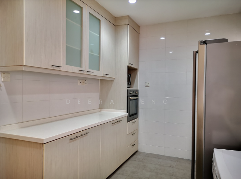 Leonie Condotel, 2 Leonie Hill Road, 4 Bedrooms, 2,568 sqft, Condominium For Rent, by Debra Teng, 500077645 - Kitchen - PropertyGuru.com.sg
