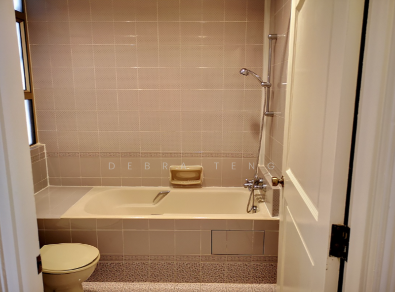 Leonie Condotel, 2 Leonie Hill Road, 4 Bedrooms, 2,568 sqft, Condominium For Rent, by Debra Teng, 500077645 - Bathroom - PropertyGuru.com.sg