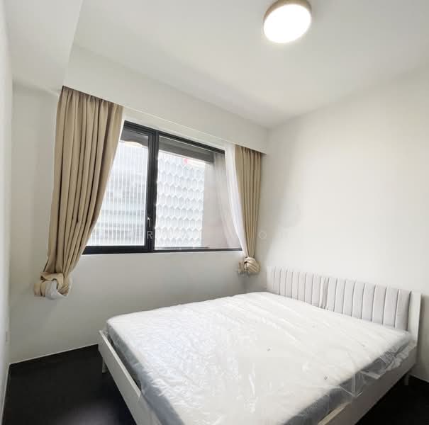 Midtown Modern Condominium For Sale at S$ 1,820,000 | PropertyGuru Singapore - Bedroom