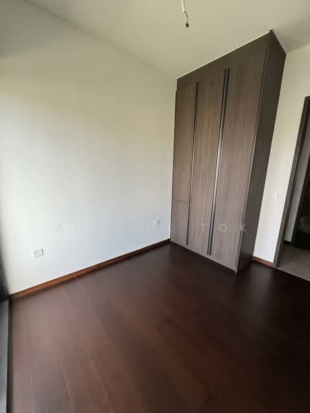 Midtown Modern Condominium For Sale at S$ 3,350,000 | PropertyGuru Singapore - Bedroom