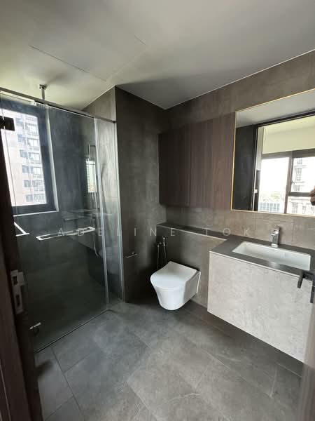 Midtown Modern Condominium For Sale at S$ 3,350,000 | PropertyGuru Singapore - Bathroom