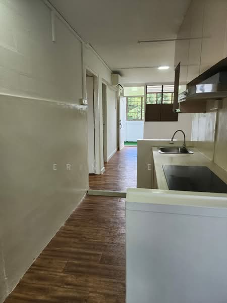 97 Commonwealth Crescent HDB Flat For Sale at S$ 428,000 | PropertyGuru Singapore - Corridor