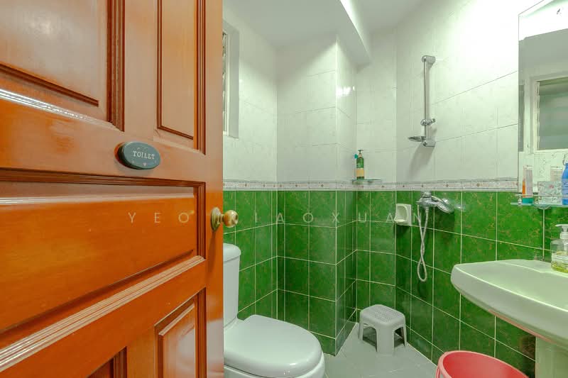 Melville Park, 20 Simei Street 1, 3 Bedrooms, 1,302 sqft, Apartment For Rent, by Yeo XiaoXuan, 500077697 - Common Bathroom - PropertyGuru.com.sg