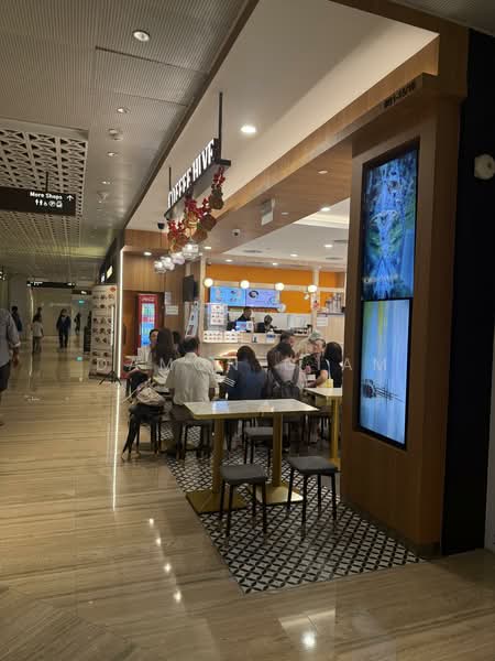 Capitol Piazza, 11 Stamford Road, 700 sqft, Food & Beverage For Rent, by Damon Giam, 500077698 - Interior - CommercialGuru.com.sg