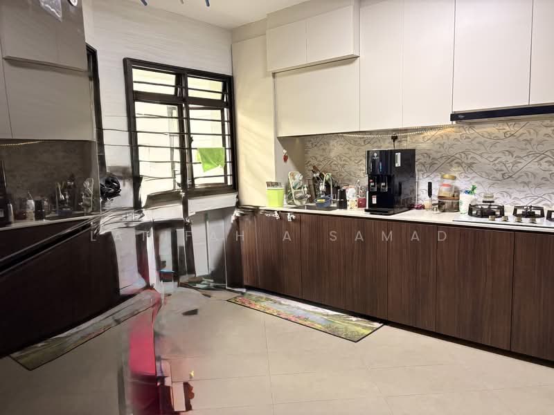 664C Jurong West Street 64 HDB Flat For Sale at S$ 888,000 | PropertyGuru Singapore - Kitchen