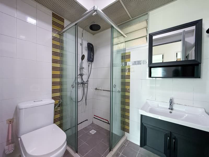 673A Edgefield Plains HDB Flat For Sale at S$ 680,000 | PropertyGuru Singapore - Common Bathroom