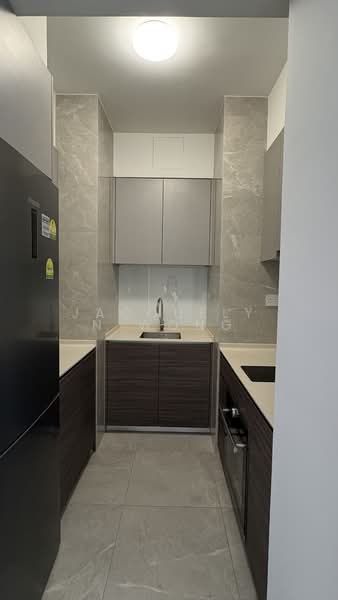 Stirling Residences, 21 Stirling Road, 2 Bedrooms, 624 sqft, Condominium For Rent, by Jacquelyn Wong, 500077729 - Kitchen - PropertyGuru.com.sg