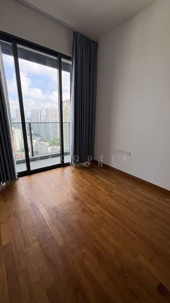Stirling Residences, 21 Stirling Road, 2 Bedrooms, 624 sqft, Condominium For Rent, by Jacquelyn Wong, 500077729 - Master Bedroom - PropertyGuru.com.sg